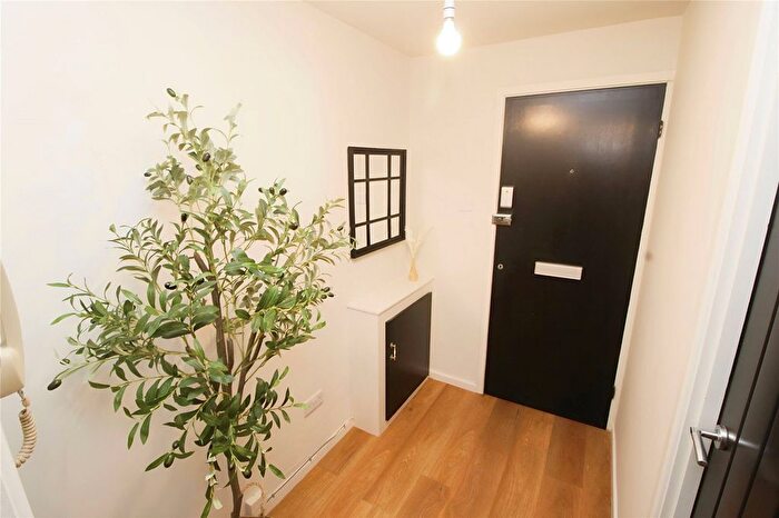 1 Bedroom Flat To Rent In Palatine Road, Manchester, Greater Manchester, M20