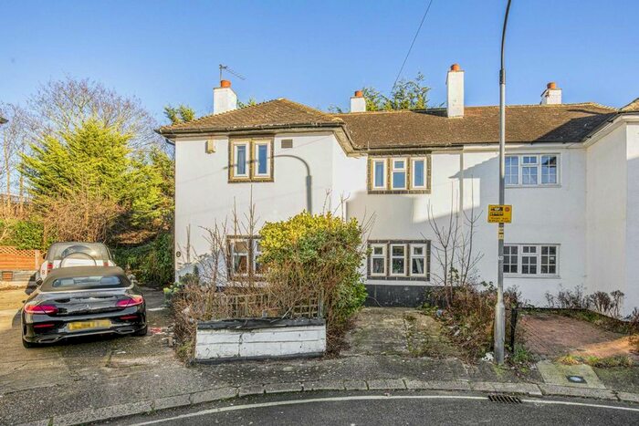 4 Bedroom Semi-Detached House To Rent In Norbroke Street, London, W12