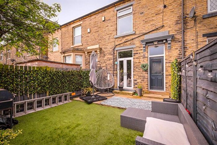 3 Bedroom Terraced House For Sale In Park View, Lightcliffe, Halifax, HX3