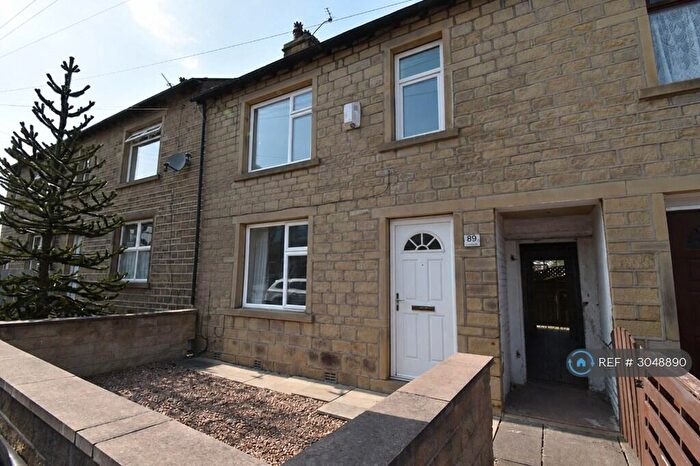 3 Bedroom Terraced House To Rent In Long Lane, Huddersfield, HD5