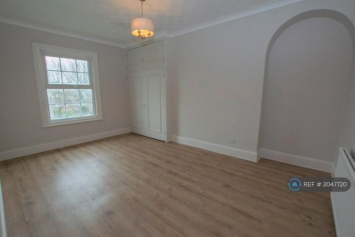 2 Bedroom Flat To Rent In Ashburnham Road, Bedford, MK40