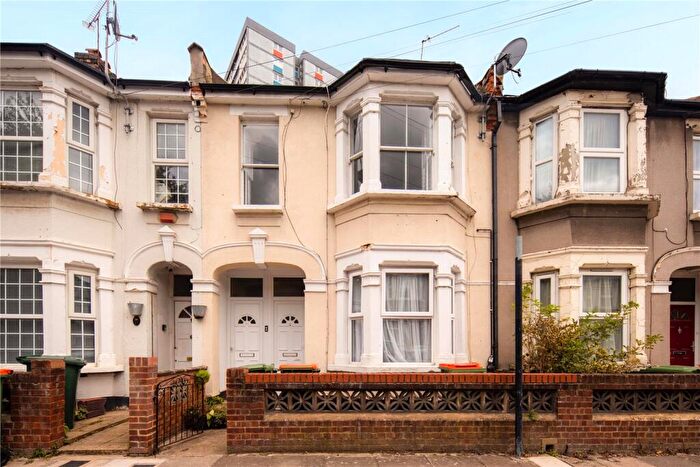 2 Bedroom Flat For Sale In Bisson Road, Stratford, London, E15