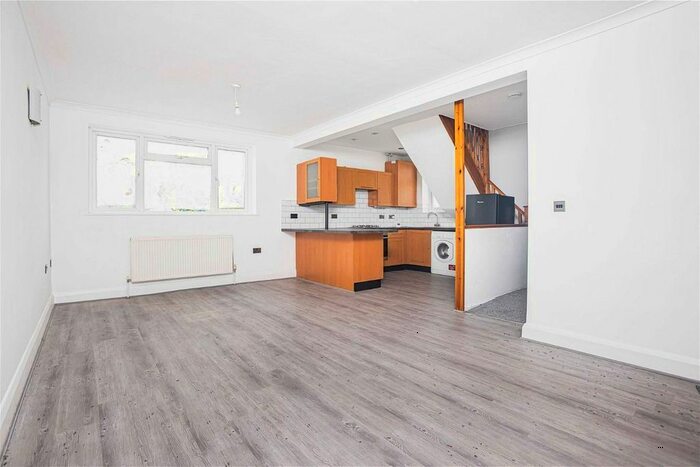2 Bedroom Terraced House To Rent In Homesdale Road, Bromley, BR2
