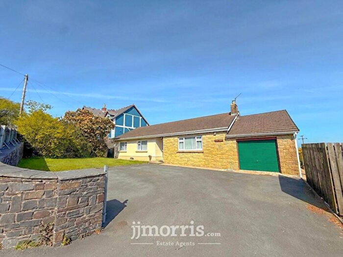 3 Bedroom Bungalow For Sale In Croeslan, Llandysul, SA44