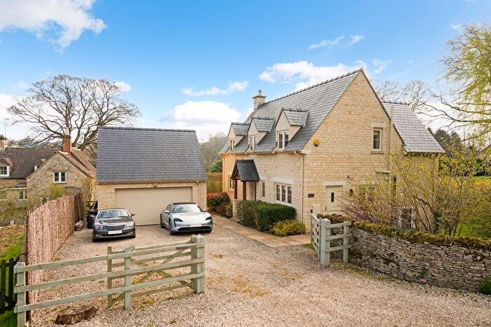 4 Bedroom Detached House For Sale In Perrotts Brook, Cirencester, GL7