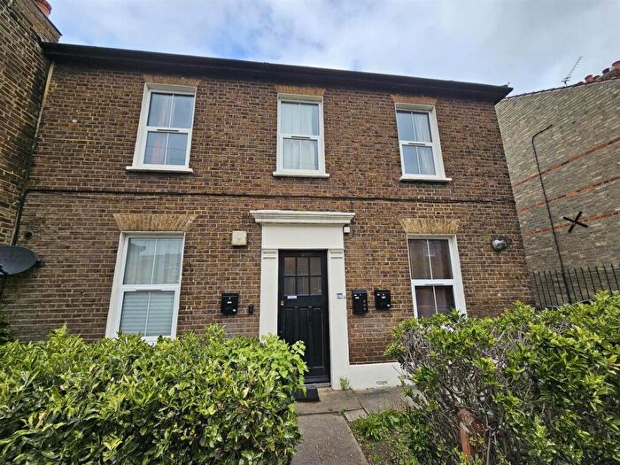 1 Bedroom Flat To Rent In Milton Road, Walthamstow, E17