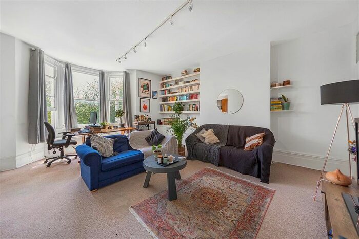 2 Bedroom Flat To Rent In Acre Lane, London SW2