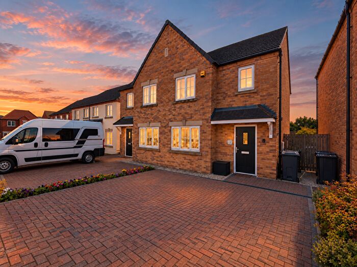 3 Bedroom Semi-Detached House For Sale In Folly Mews, Barnsley, S71