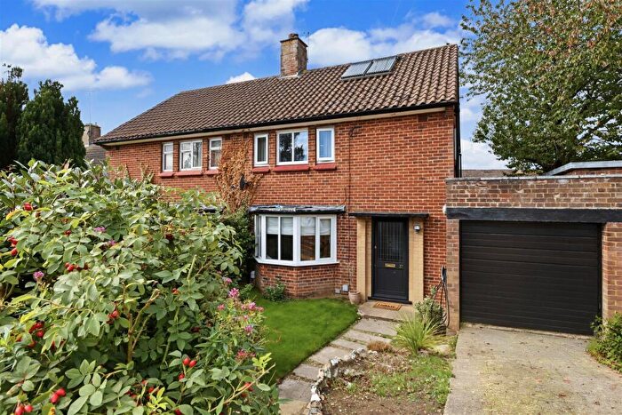 3 Bedroom Semi-Detached House For Sale In Porters Hill, Harpenden, AL5