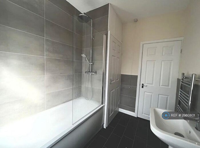 2 Bedroom Terraced House To Rent In Ashton Avenue, Leeds, LS8