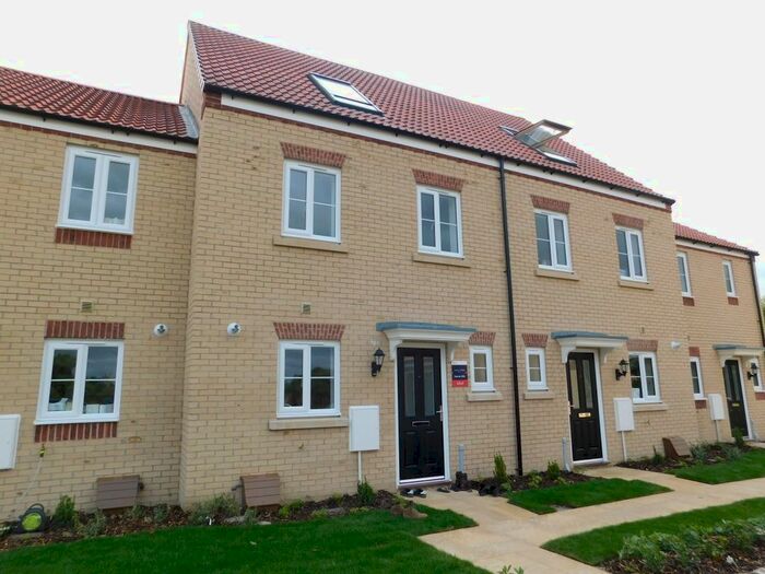 3 Bedroom Town House To Rent In Perth Close, Bourne, PE10