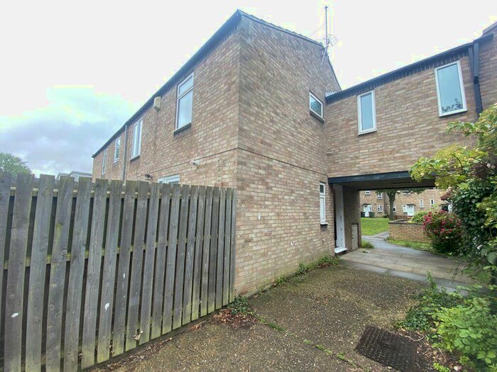 4 Bedroom House To Rent In Recently Refurbished -Bedroom Home, NN8