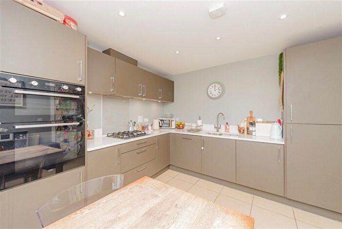 4 Bedroom Town House For Sale In Village Road, Wouldham, Rochester, Kent, ME1