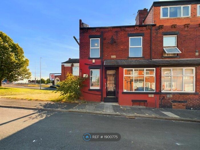 2 Bedroom End Of Terrace House To Rent In Glenthorpe Terrace, Leeds, LS9
