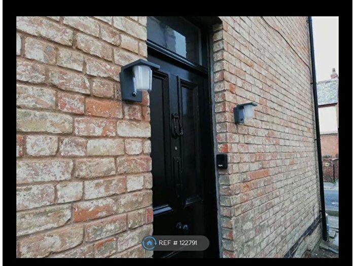 3 Bedroom Semi-detached House To Rent In Gloucester, Gloucester, GL1