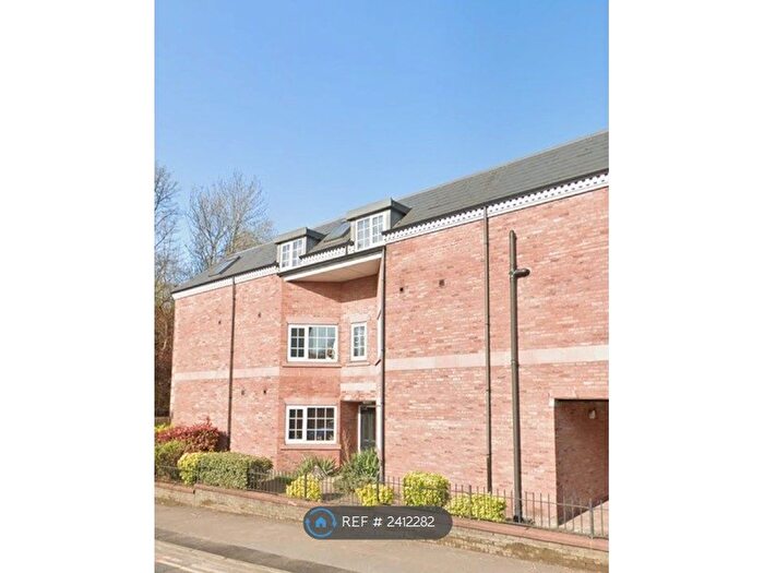 2 Bedroom Flat To Rent In Clarence Street, Stalybridge, SK15