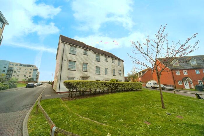 4 Bedroom House To Rent In Groombridge Avenue, Eastbourne, BN22