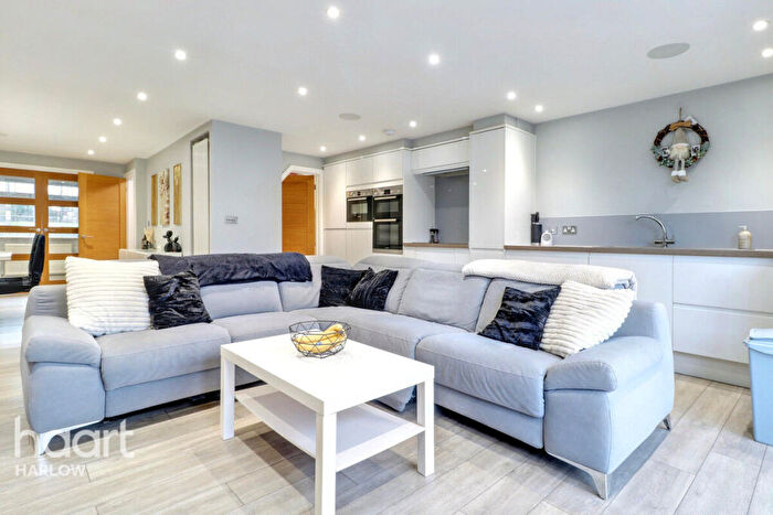 3 Bedroom End Of Terrace House For Sale In Hollyfield, Harlow, CM19