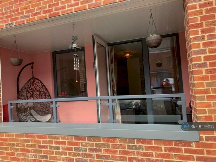 2 Bedroom Flat To Rent In Mondrian Court, Harrow, HA3