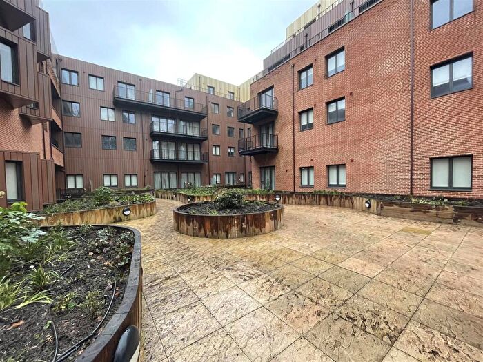 2 Bedroom Apartment To Rent In Farnborough Road, Farnborough, GU14
