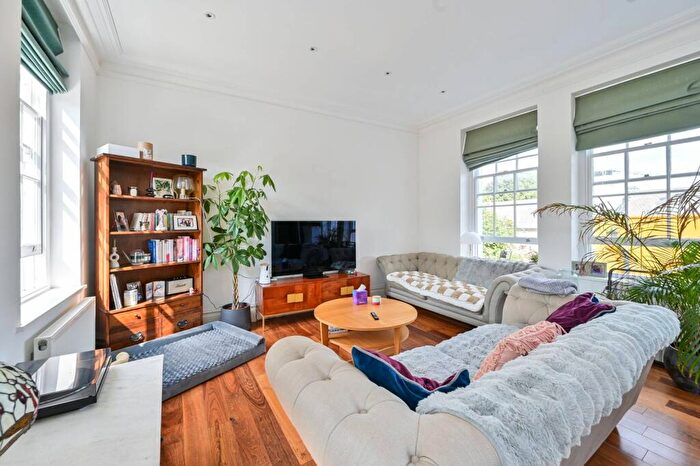 2 Bedroom Flat For Sale In Paradise Street, Bermondsey, London, SE16