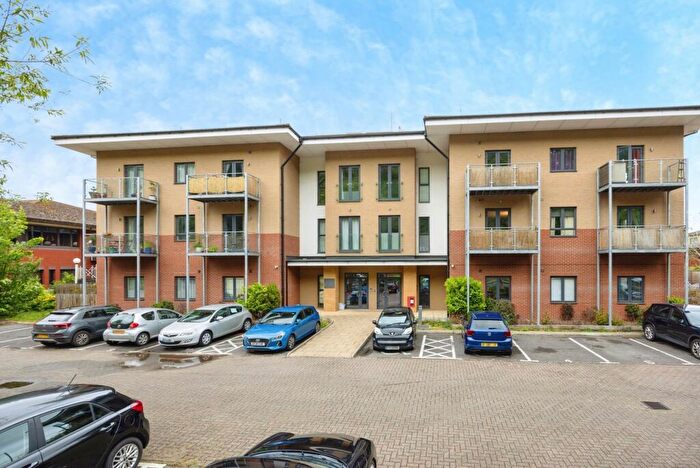 1 Bedroom Flat For Sale In Weyside Park, Catteshall Lane, Godalming, Surrey, GU7