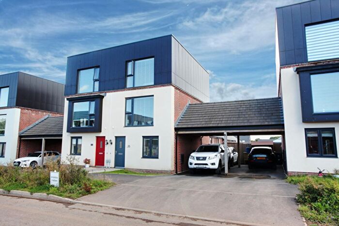 3 Bedroom Town House For Sale In Rhodfa Ieuan, Capel Llanilltern, Cardiff, CF5