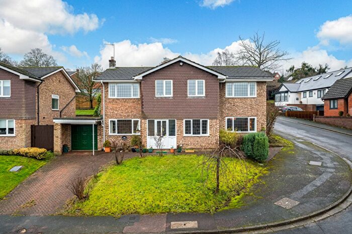 5 Bedroom Detached House For Sale In Fieldway, Berkhamsted, HP4