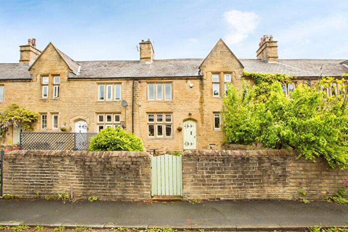 3 Bedroom Terraced House For Sale In Calder Terrace, Halifax, HX3