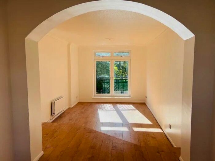 7 Bedroom Terraced House To Rent In Hadleigh Walk, Newham, E6