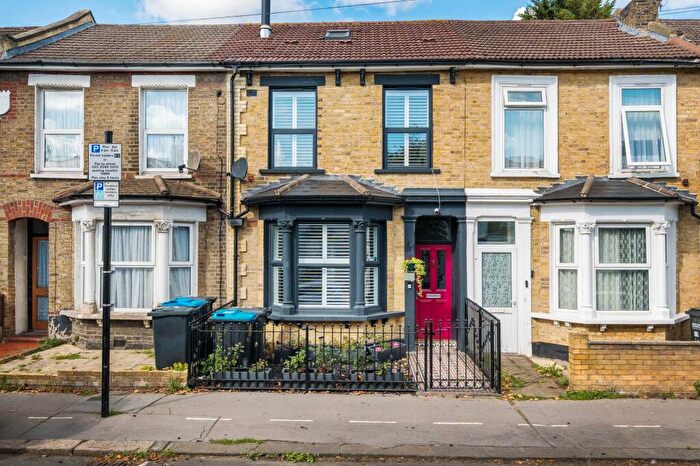 3 Bedroom House For Sale In Davidson Road, Croydon, CR0