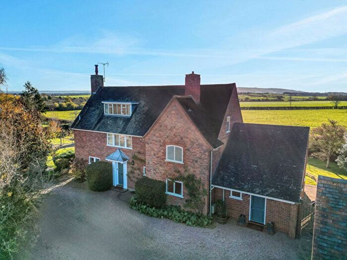 4 Bedroom Detached House For Sale In Chevington Mead, Drakes Broughton, Pershore, Worcestershire, WR10