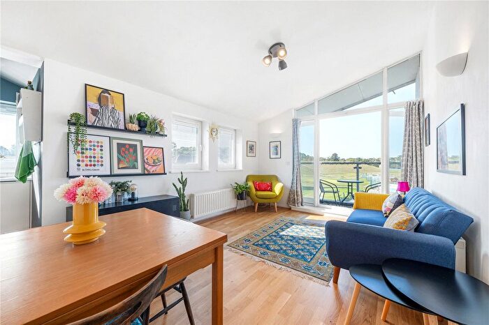 1 Bedroom Flat For Sale In Hichisson Road, London, SE15