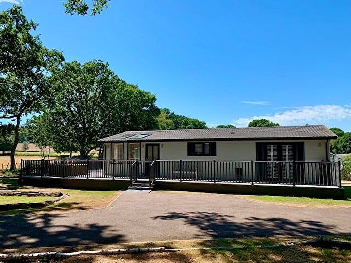 2 Bedroom Chalet For Sale In Westfield Lane, Hastings, TN35