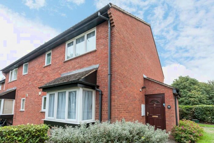 1 Bedroom Semi-Detached House To Rent In Firs Close, Mitcham, Surrey, CR4