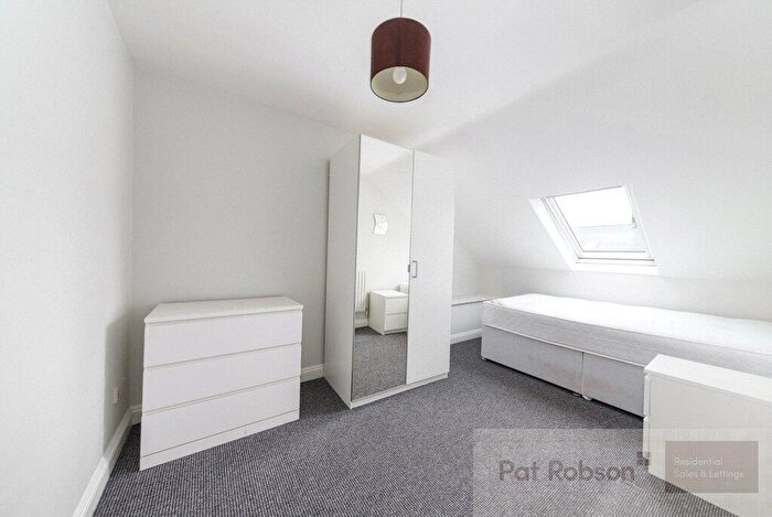 1 Bedroom Terraced House To Rent In Helmsley Road Room, Sandyford, Newcastle Upon Tyne, NE2