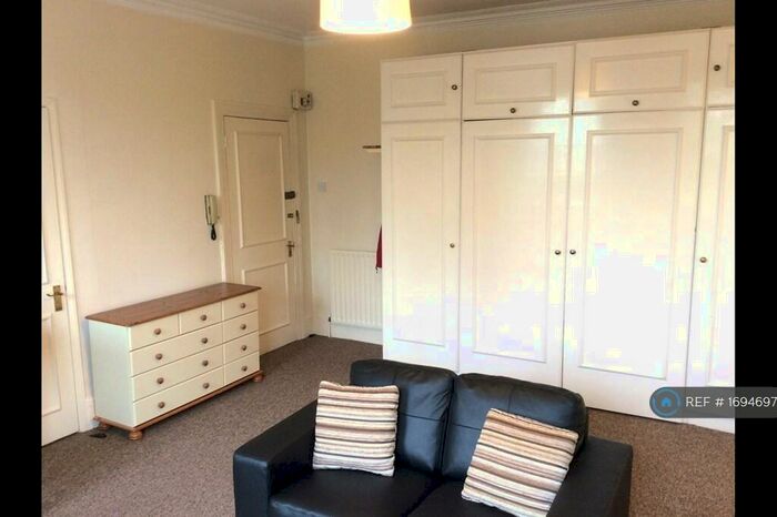 Studio To Rent In Primrose Hill, London, NW3