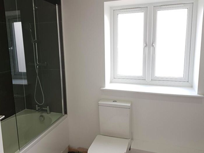 2 Bedroom End Of Terrace House To Rent In Beecroft Way, Dunstable, LU6