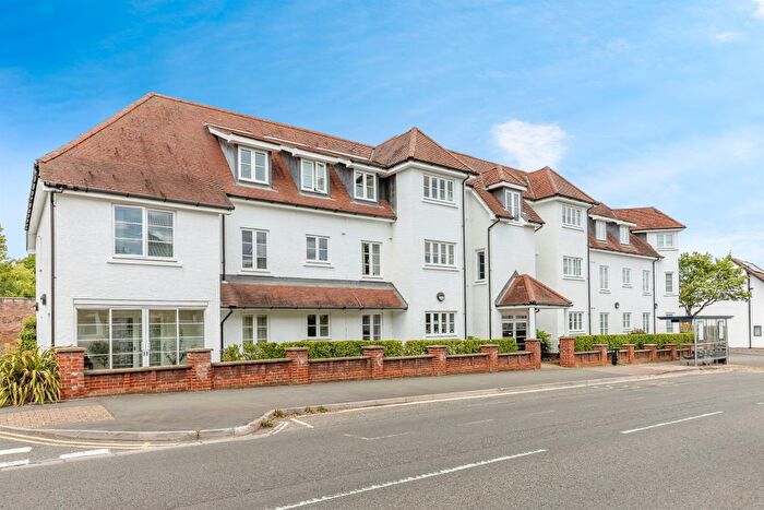 2 Bedroom Flat For Sale In Henleaze Road, Bristol, BS9