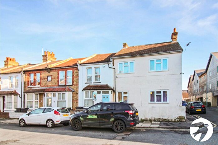 3 Bedroom Terraced House To Rent In Alfred Road, Gravesend, Kent, DA11