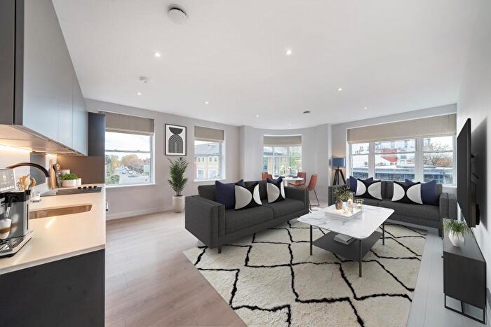 1 Bedroom Apartment To Rent In Chertsey, Surrey, KT16