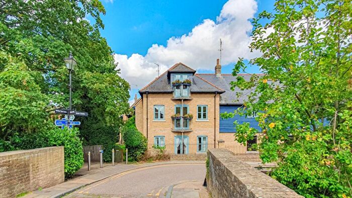 3 Bedroom Duplex To Rent In Coopers Court, Hertford, SG14