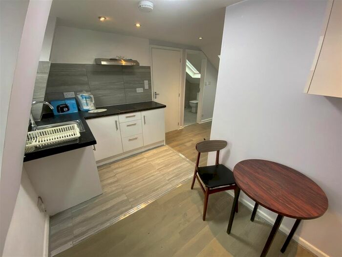 Studio To Rent In Devonport Road, London, W12