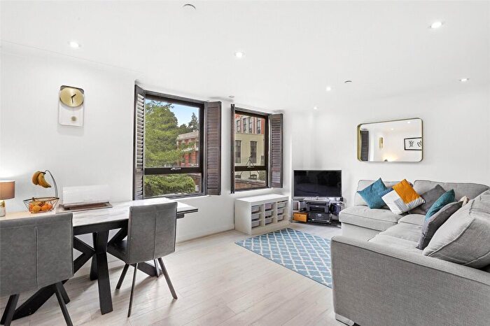2 Bedroom Mews To Rent In Manor Gardens, Upper Holloway, N7