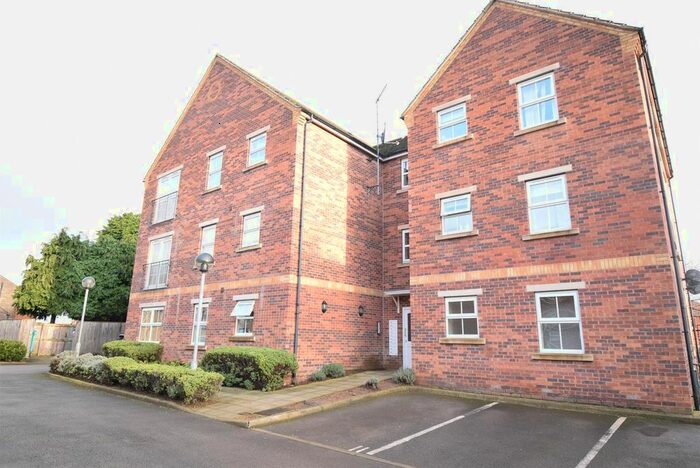 2 Bedroom Flat To Rent In Meadow Croft, Wakefield, WF2