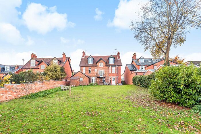 2 Bedroom Apartment To Rent In St Andrews Road, Henley-On-Thames, Oxfordshire, RG9