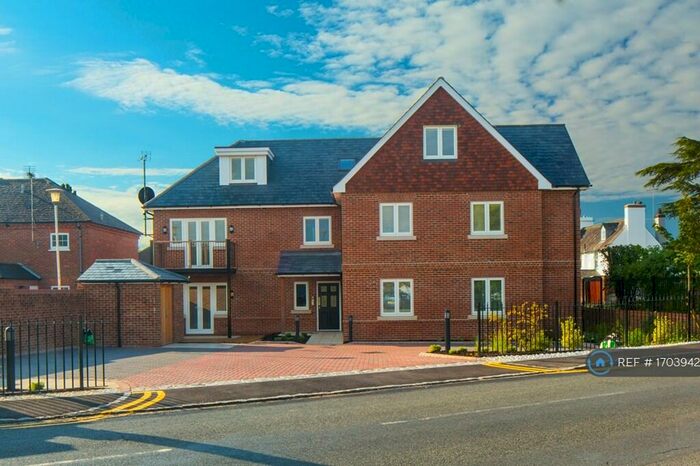 2 Bedroom Penthouse To Rent In Little Marlow Road, Marlow, SL7