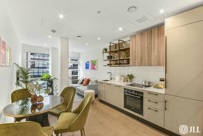 2 Bedroom Flat To Rent In Clapham Road, London, SW9