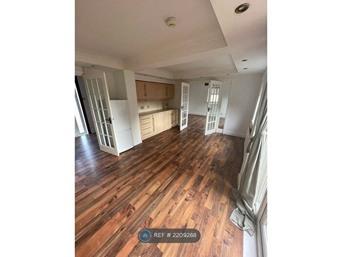 3 Bedroom End Of Terrace House To Rent In Findochty, Erskine, PA8