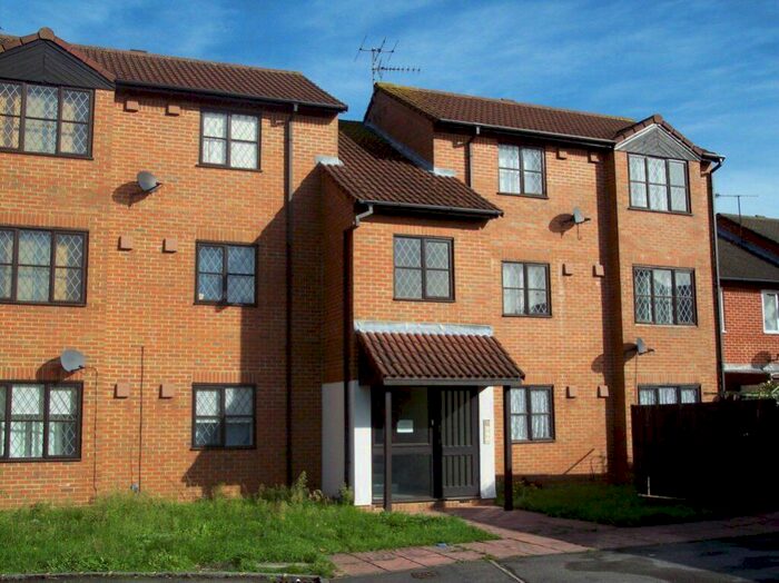 1 Bedroom Flat To Rent In Bridlington Spur, SL1